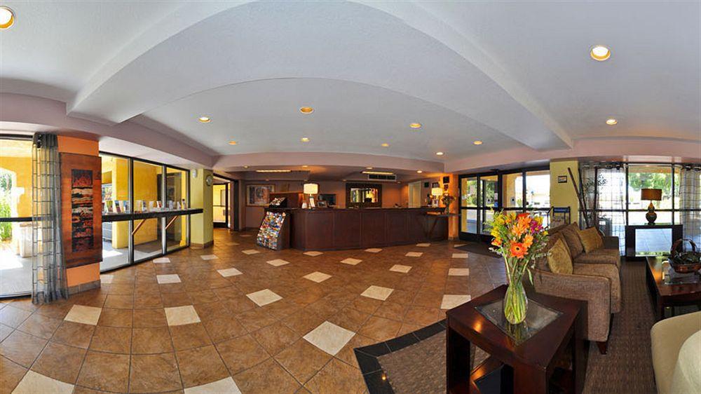 Comfort Inn & Suites Rancho Cordova-Sacramento Екстериор снимка