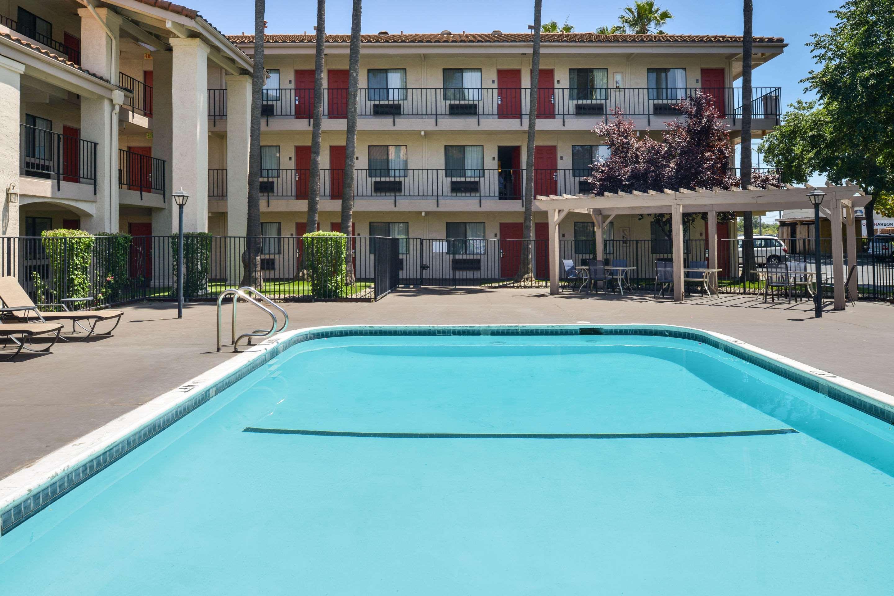Comfort Inn & Suites Rancho Cordova-Sacramento Екстериор снимка
